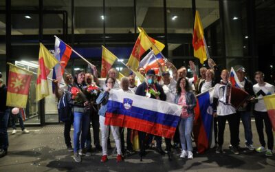 Strelska paralimpijska ekipa z nosilcem dveh medalj prispela domov
